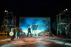 «Το χώμα βάφτηκε κόκκινο» από το Θεσσαλικό Θέατρο στη Νάουσα