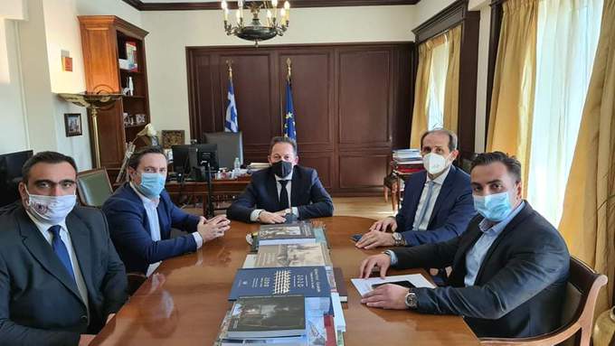 Φωτογραφία Διαδοχικές συναντήσεις του Δημάρχου Νάουσας στην Αθήνα με τον Αναπληρωτή Υπουργό Εσωτερικών κ. Στέλιο Πέτσα και τον Υφυπουργό Οικονομικών κ. Απόστολο Βεσυρόπουλο  