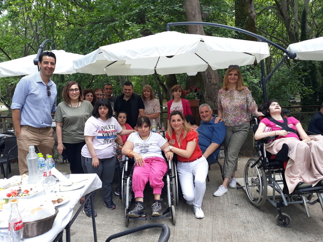 ΔΩΡΕΑ  ΑΠΟ ΤΟN ΚΑΘΗΓΗΤΗ ΓΙΩΡΓΟ ΜΑΓΓΑΝΑΡΗ ΣΤΟ ΚΔΑΠ-ΜΕΑ