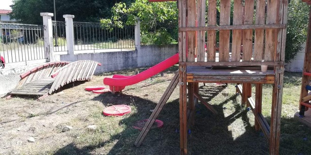 Αντικατάσταση παιδικών χαρών