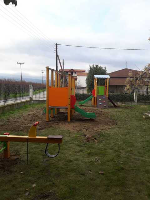 Καινούργιες πιστοποιημένες παιδικές χαρές