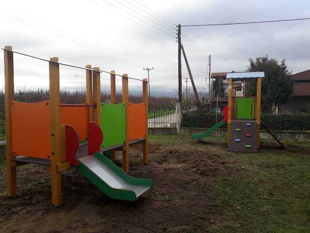 Καινούργιες πιστοποιημένες παιδικές χαρές