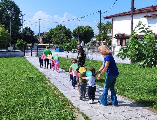 Εκπαίδευση σε καταστάσεις κινδύνου απο  κλιμάκιο της ΠΥ Νάουσας