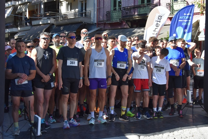 Φωτογραφία Με τη συμμετοχή 400 και πλέον δρομέων πραγματοποιήθηκε ο 22ος Δρόμος Θυσίας στη Νάουσα