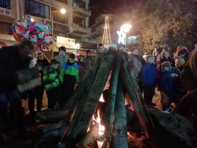 Φωτογραφία Παραδοσιακά έθιμα και δρώμενα αναβιώνουν στις γιορτές στις Κοινότητες του Δήμου Νάουσας