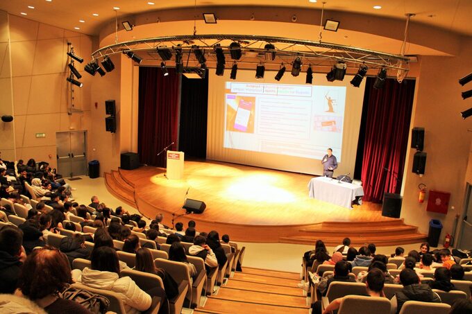 Βία στον Κυβερνοχώρο: Cyberbullying