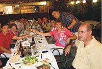 Φωτογραφία ΓΕΥΜΑ ΤΟΥ ΔΗΜΑΡΧΟΥ ΣΤΗΝ ΟΜΑΔΑ ΧΑΝΤ-ΜΠΟΛ ΠΑΜΠΑΙΔΩΝ ΤΟΥ ΖΑΦΕΙΡΑΚΗ- ΣΥΝΑΝΤΗΣΗ ΤΟΥ ΔΗΜΑΡΧΟΥ ΜΕ ΤΙΣ ΔΙΟΙΚΗΣΕΙΣ ΠΟΔΟΣΦΑΙΡΩΝ ΟΜΑΔΩΝ