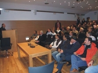 Φωτογραφία ΕΠΙΣΚΕΨΗ ΚΥΠΡΙΩΝ ΕΠΙΧΕΙΡΗΜΑΤΙΩΝ ΣΤΗ ΝΑΟΥΣΑ ΚΑΙ ΤΟ ΠΟΛΙΤΙΣΤΙΚΟ ΚΕΝΤΡΟ ΣΧΟΛΗΣ ΑΡΙΣΤΟΤΕΛΟΥΣ
